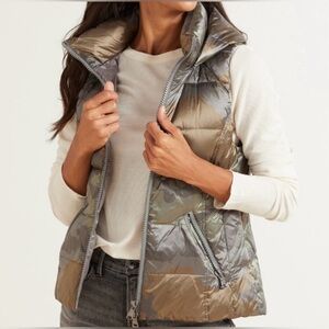 Evereve Malone Camo Vest Puffer Down Hooded Size Medium